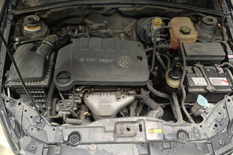 Used Buick Excelle 2013 1.5L Manual Classic Model Engine Bay