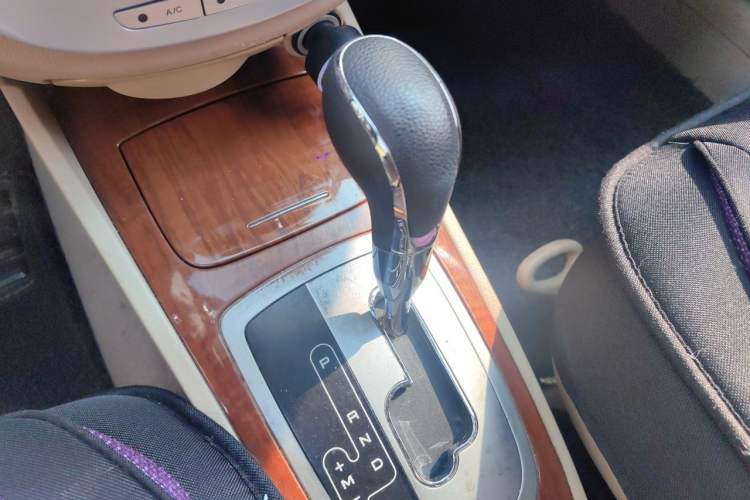 Used Buick Excelle 2013 1.5L Automatic Luxury Model Gear Lever
