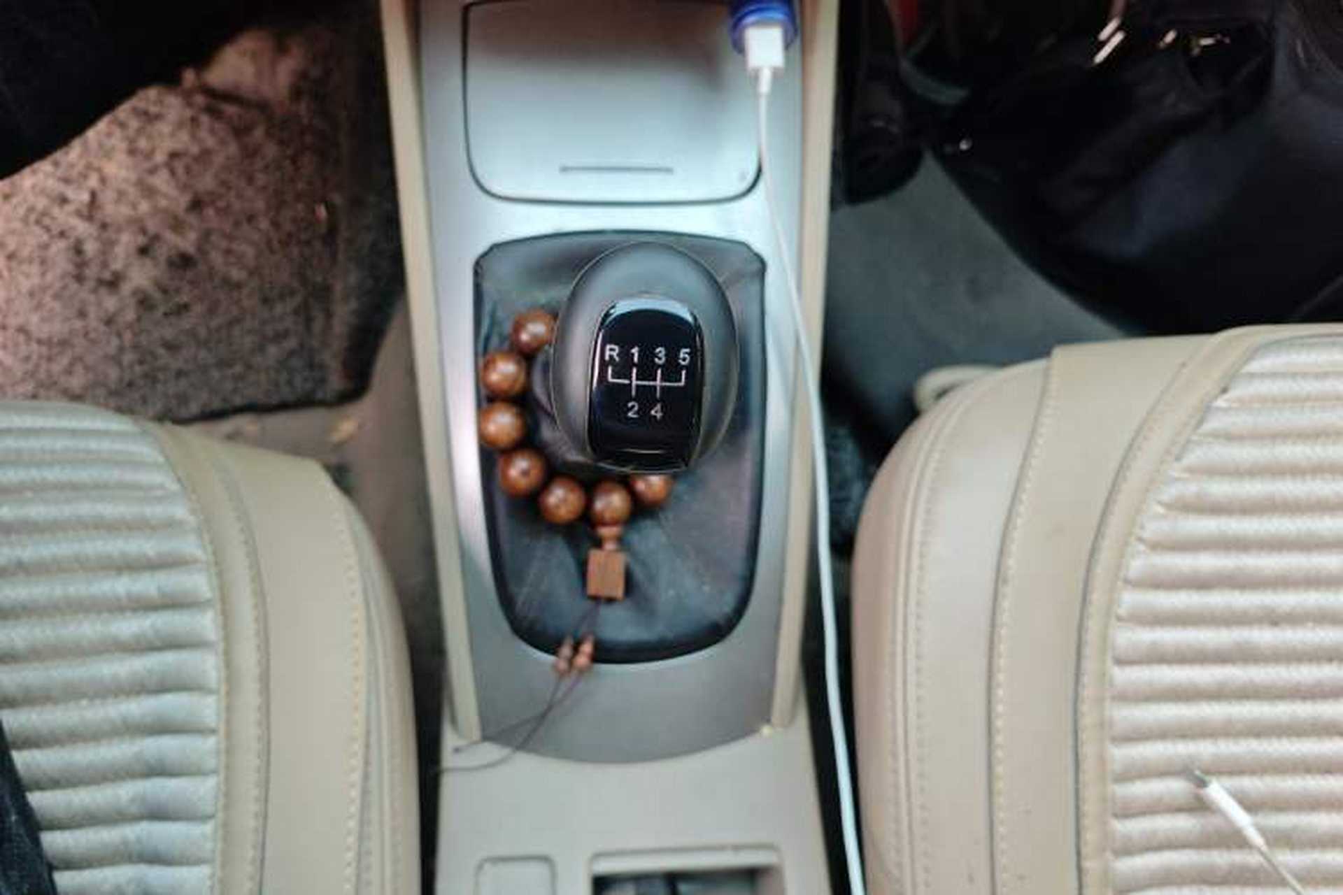 Used Buick Excelle 2013 1.5L Manual Classic Model Gear Lever