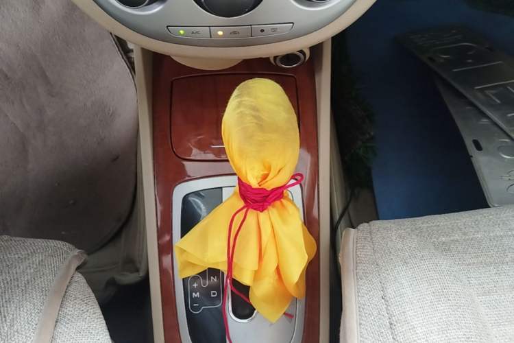 Used Buick Excelle 2013 1.5L Automatic Luxury Model Gear Lever