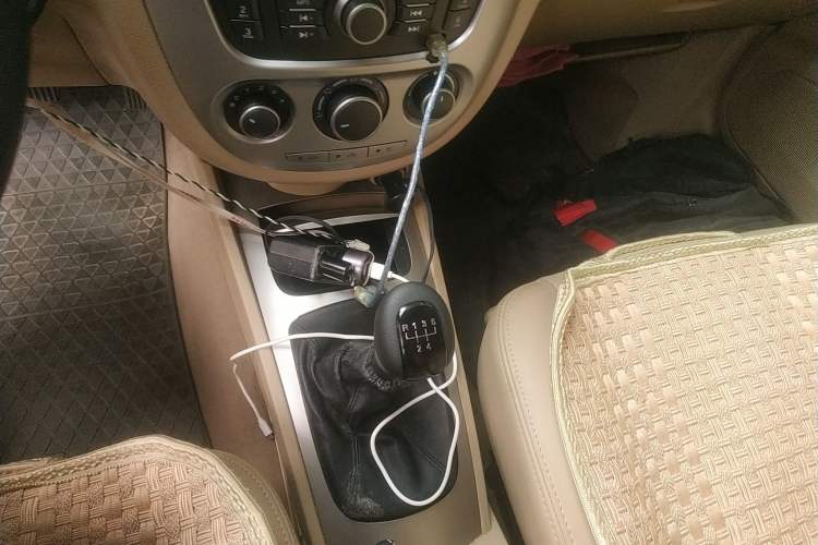 Used Buick Excelle 2013 1.5L Manual Classic Model Gear Lever