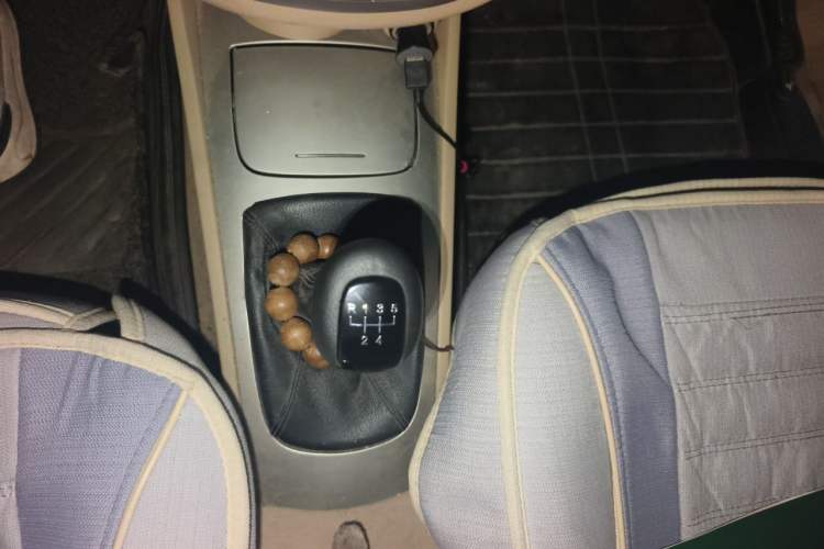 Used Buick Excelle 2013 1.5L Manual Classic Model Gear Lever