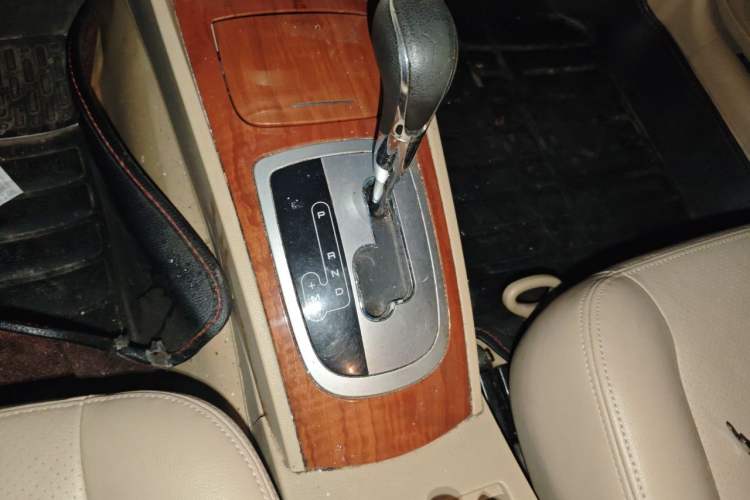 Used Buick Excelle 2013 1.5L Automatic Luxury Model Gear Lever
