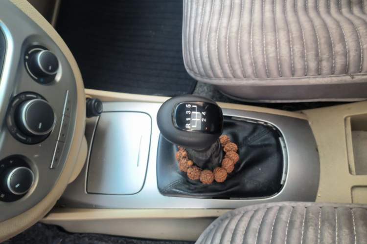 Used Buick Excelle 2013 1.5L Manual Classic Model Gear Lever