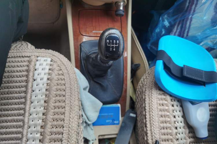 Used Buick Excelle 2013 1.5L Manual Luxury Model Gear Lever
