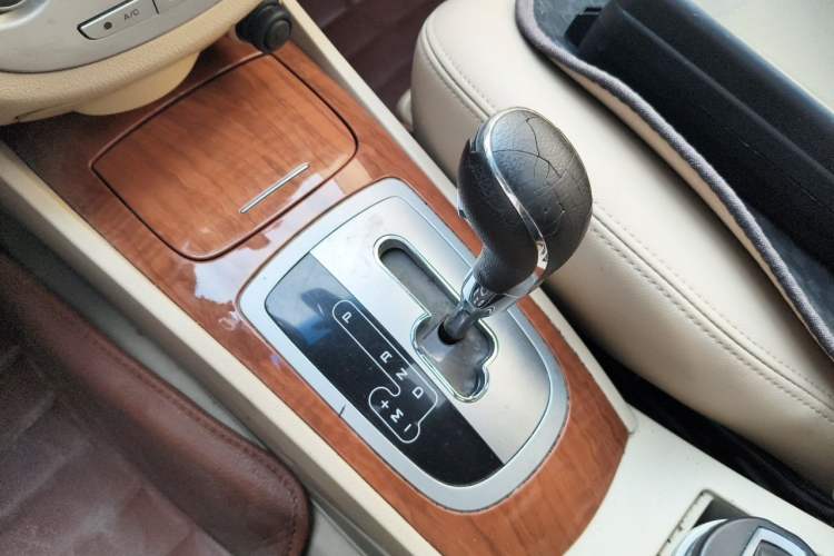 Used Buick Excelle 2013 1.5L Automatic Luxury Model Gear Lever