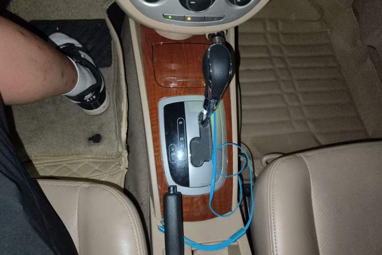 Used Buick Excelle 2013 1.5L Automatic Luxury Model Gear Lever