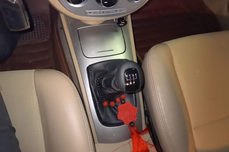 Used Buick Excelle 2013 1.5L Manual Classic Model Gear Lever