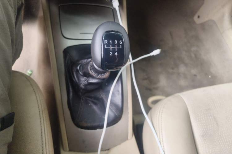 Used Buick Excelle 2013 1.5L Manual Classic Model Gear Lever