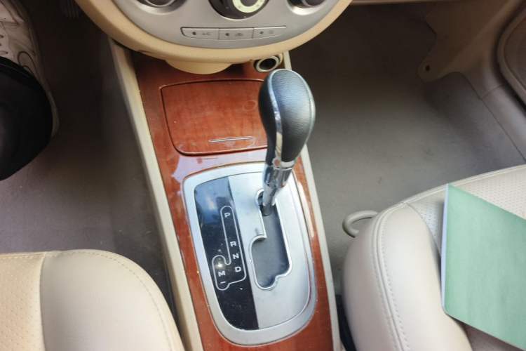 Used Buick Excelle 2013 1.5L Automatic Luxury Model Gear Lever