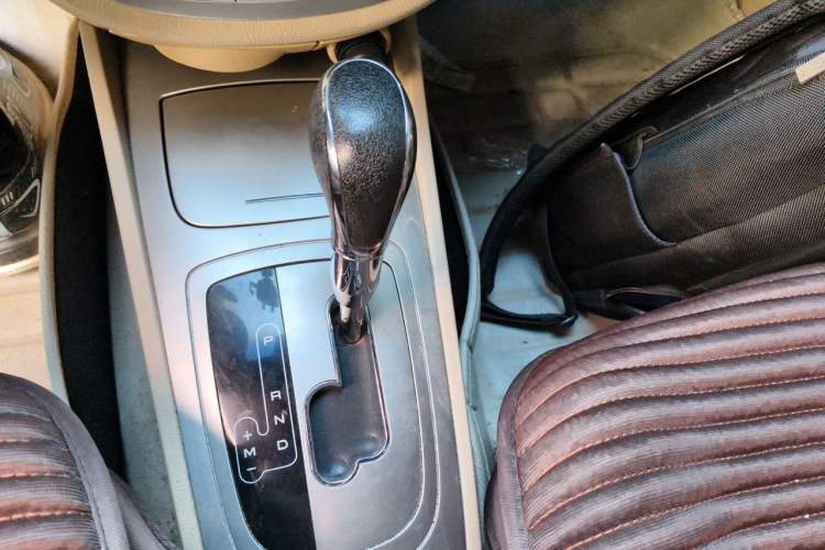 Used Buick Excelle 2013 1.5L Automatic Classic Model Gear Lever