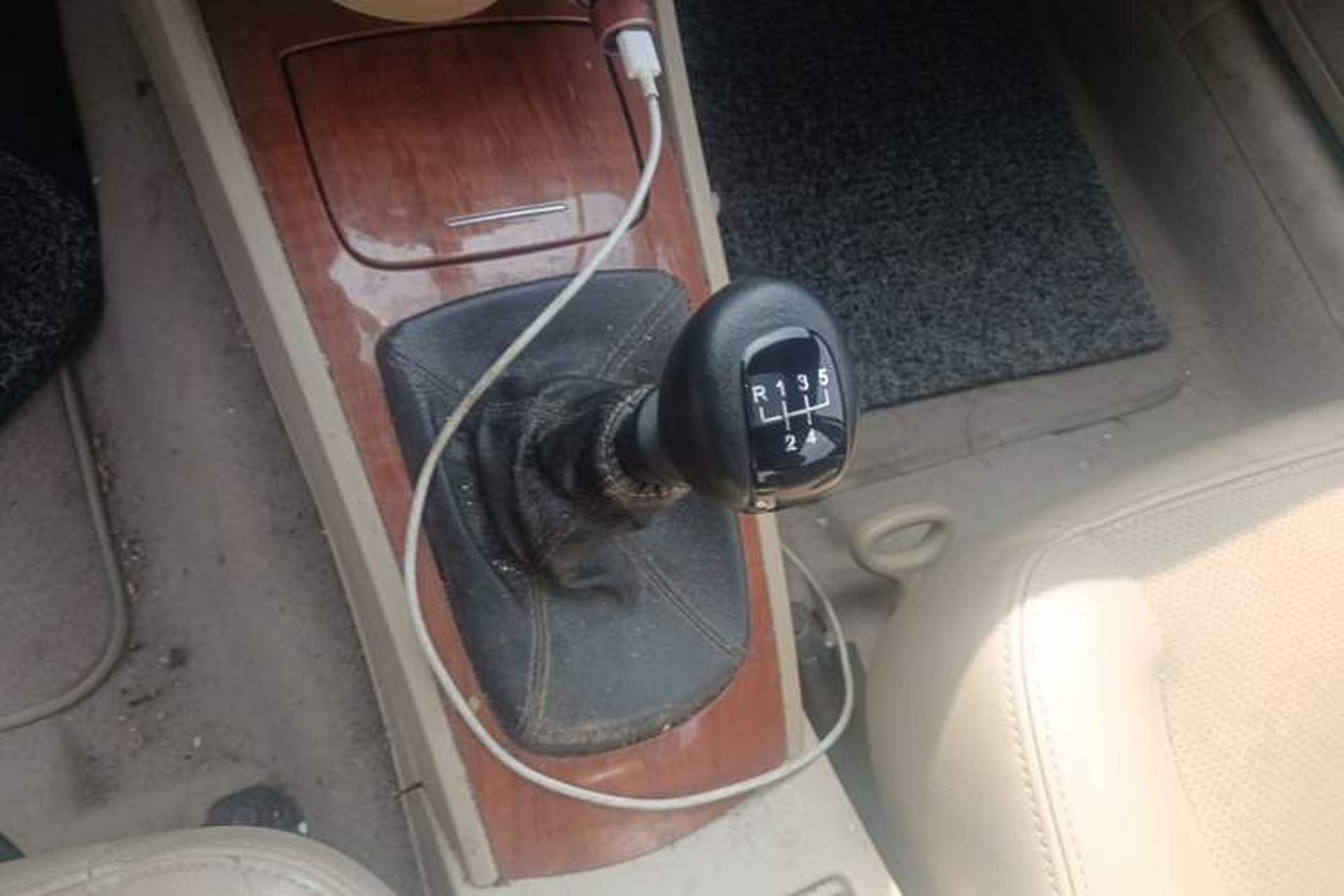Used Buick Excelle 2013 1.5L Manual Luxury Model Gear Lever