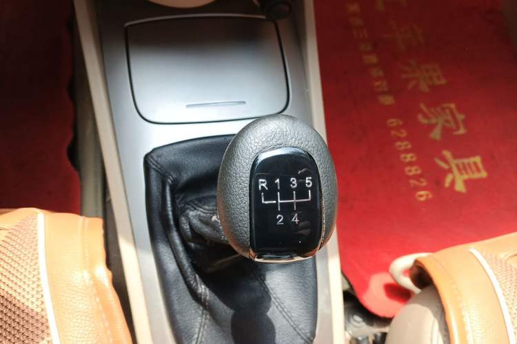Used Buick Excelle 2013 1.5L Manual Classic Model Gear Lever