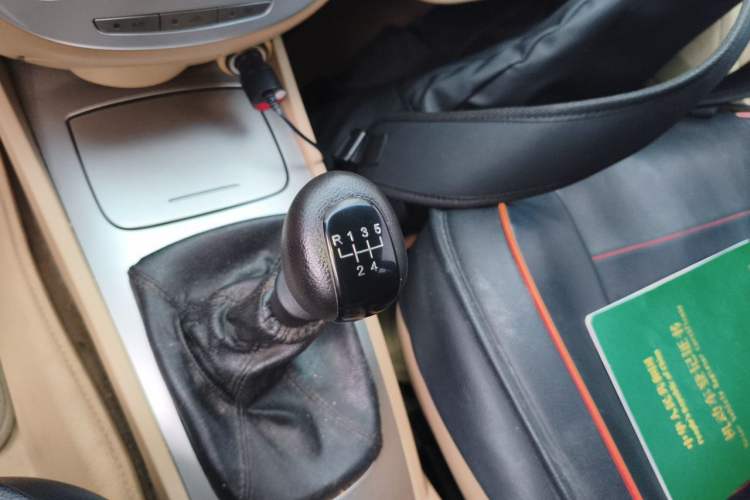 Used Buick Excelle 2013 1.5L Manual Classic Model Gear Lever