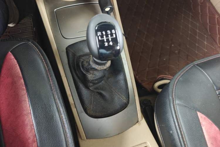 Used Buick Excelle 2013 1.5L Manual Classic Model Gear Lever