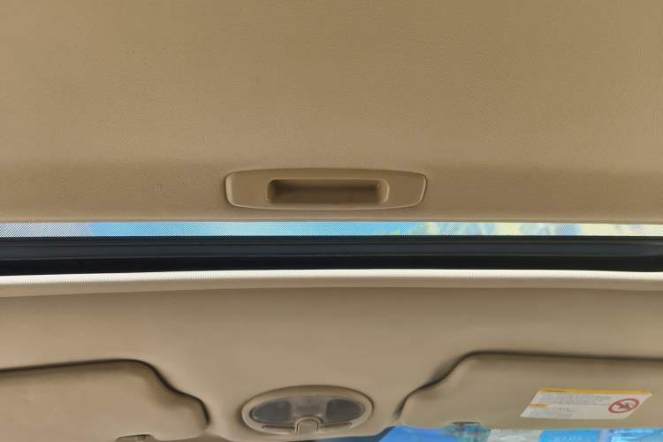 Used Buick Excelle 2013 1.5L Manual Luxury Model Headliner