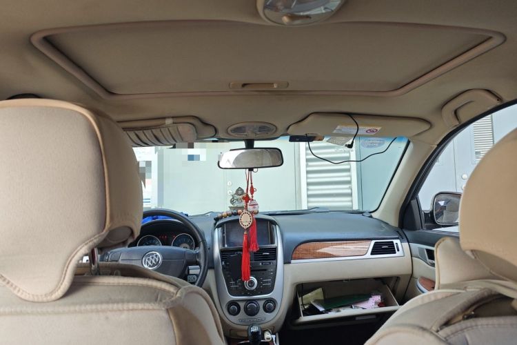 Used Buick Excelle 2013 1.5L Manual Luxury Model Headliner