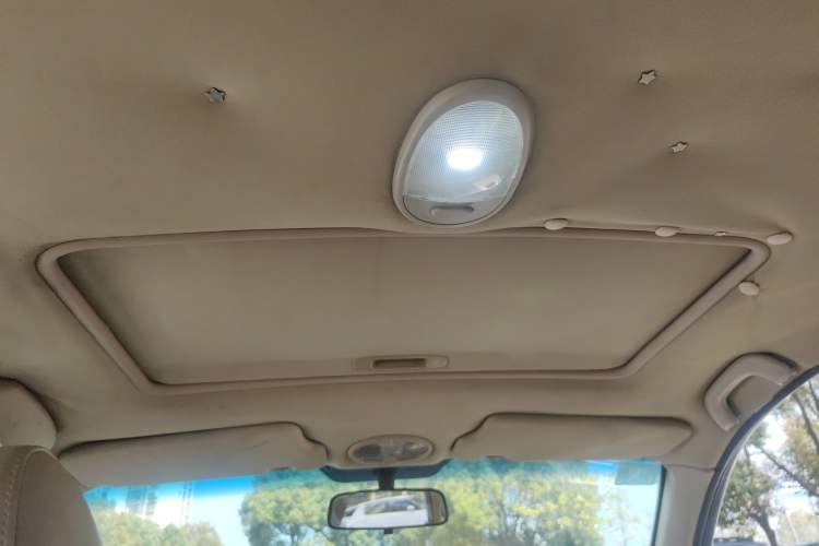 Used Buick Excelle 2013 1.5L Manual Classic Model Headliner