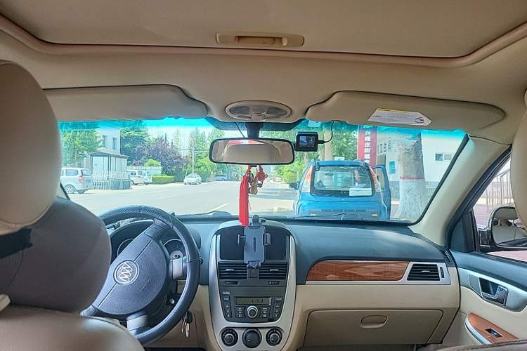 Used Buick Excelle 2013 1.5L Manual Luxury Model Headliner