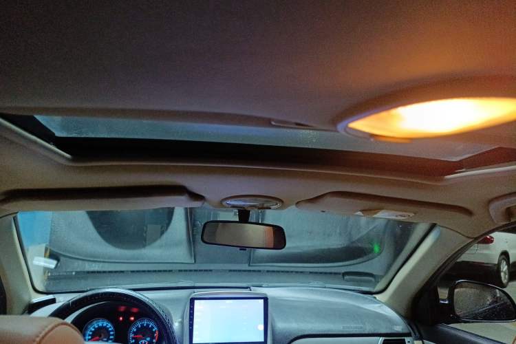Used Buick Excelle 2013 1.5L Manual Classic Model Headliner