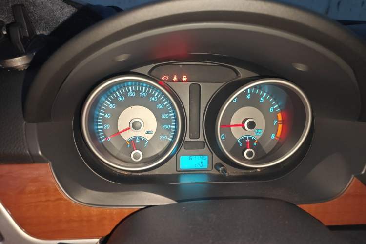 Used Buick Excelle 2013 1.5L Manual Luxury Model Instrument Cluster