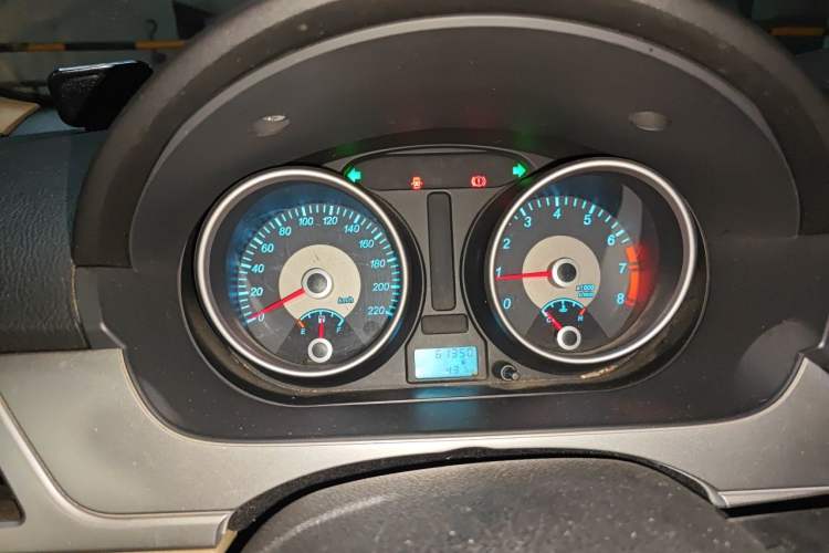 Used Buick Excelle 2013 1.5L Manual Classic Model Instrument Cluster