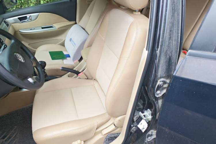 Used Buick Excelle 2013 1.5L Manual Classic Model Left Front Seat