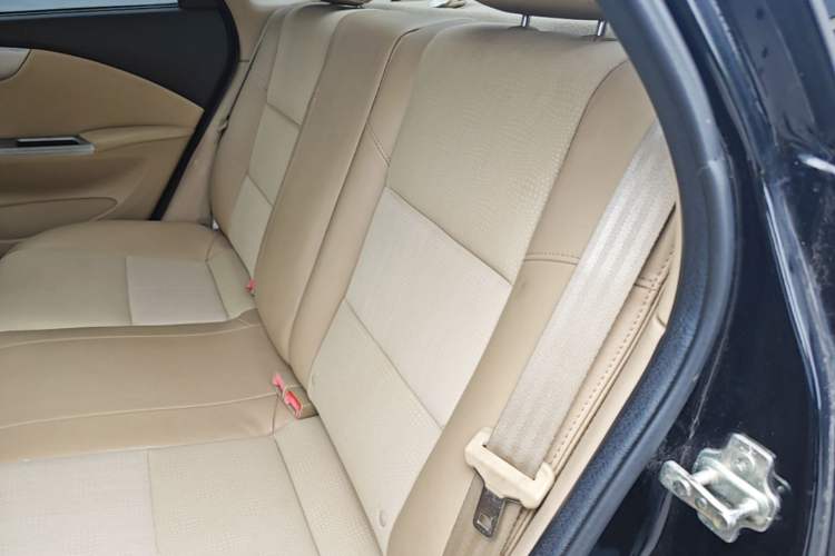 Used Buick Excelle 2013 1.5L Manual Classic Model Left Rear Seat