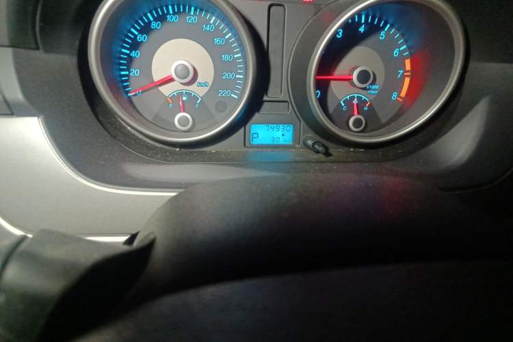 Used Buick Excelle 2013 1.5L Automatic Classic Model Odometer Close Up