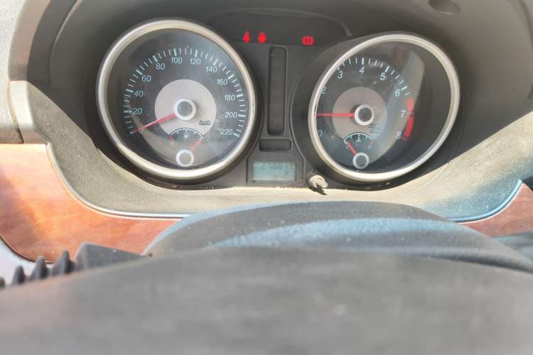 Used Buick Excelle 2013 1.5L Manual Luxury Model Odometer Close Up