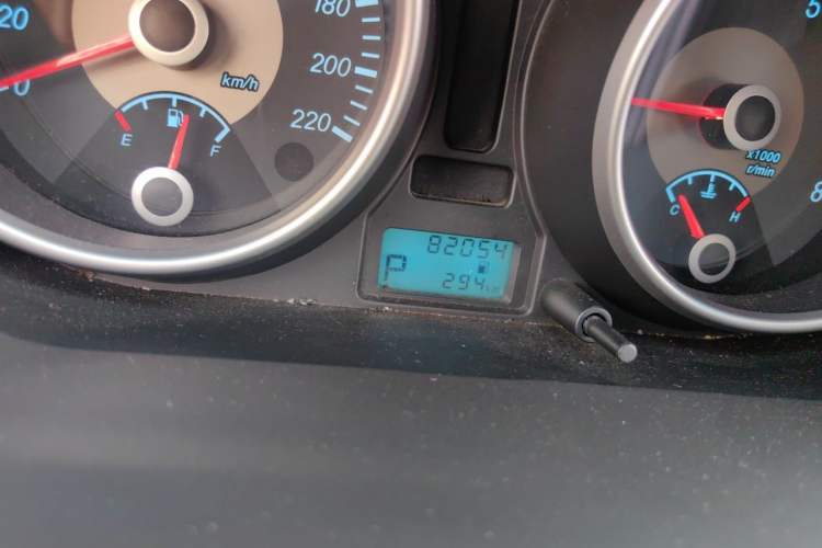Used Buick Excelle 2013 1.5L Automatic Classic Model Odometer Close Up