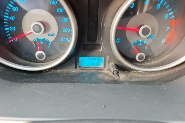 Used Buick Excelle 2013 1.5L Automatic Classic Model Odometer Close Up