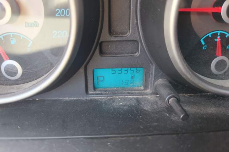 Used Buick Excelle 2013 1.5L Automatic Classic Model Odometer Close Up