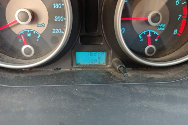 Used Buick Excelle 2013 1.5L Manual Luxury Model Odometer Close Up