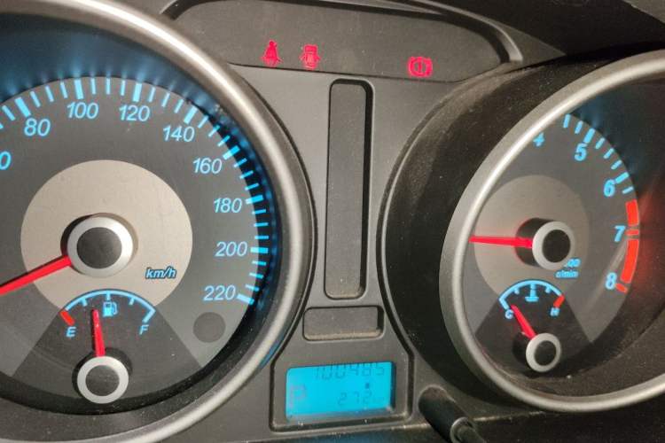 Used Buick Excelle 2013 1.5L Automatic Luxury Model Odometer Close Up