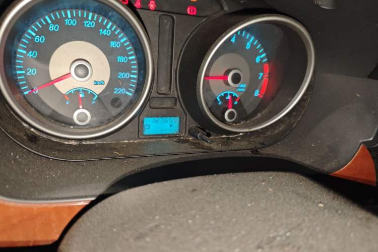 Used Buick Excelle 2013 1.5L Automatic Luxury Model Odometer Close Up