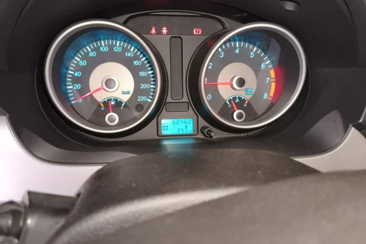 Used Buick Excelle 2013 1.5L Automatic Classic Model Odometer Close Up