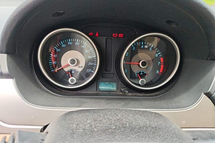 Used Buick Excelle 2013 1.5L Manual Classic Model Odometer Close Up