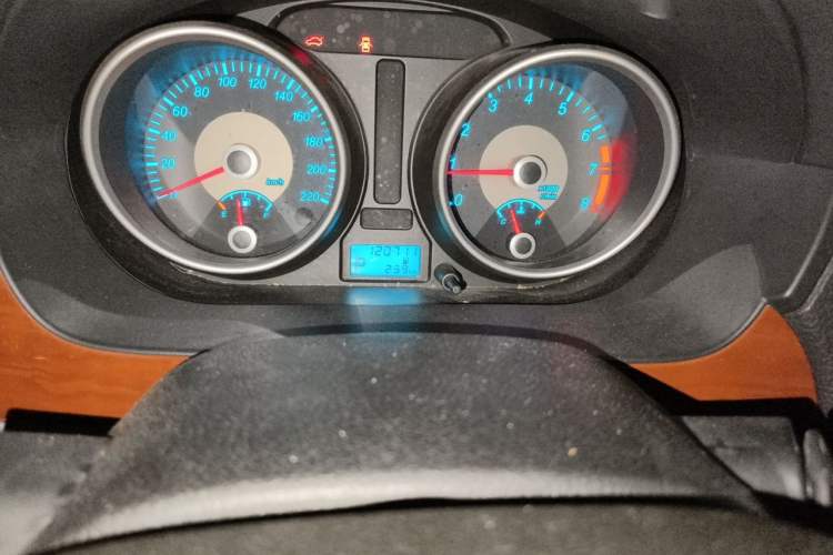 Used Buick Excelle 2013 1.5L Automatic Luxury Model Odometer Close Up