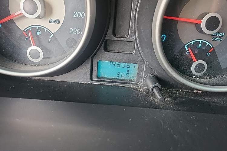 Used Buick Excelle 2013 1.5L Manual Luxury Model Odometer Close Up