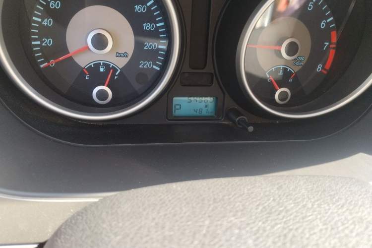 Used Buick Excelle 2013 1.5L Automatic Classic Model Odometer Close Up