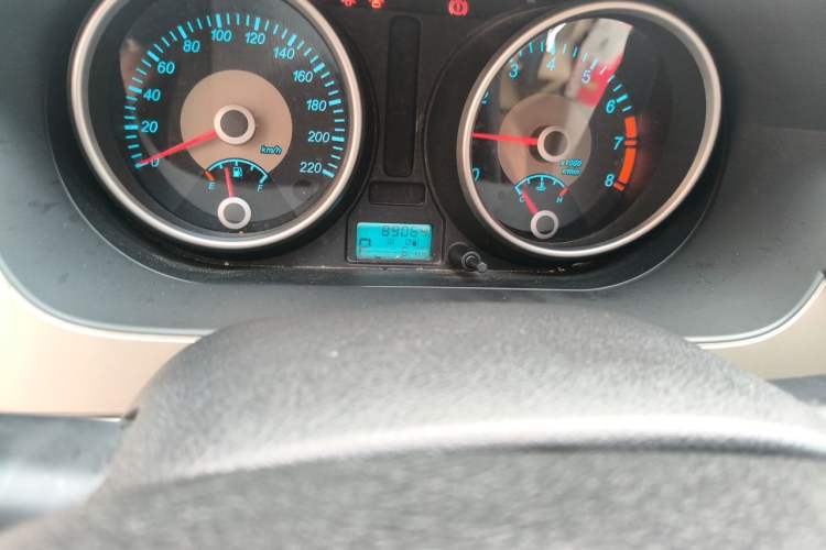 Used Buick Excelle 2013 1.5L Automatic Classic Model Odometer Close Up