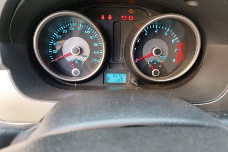 Used Buick Excelle 2013 1.5L Automatic Classic Model Odometer Close Up