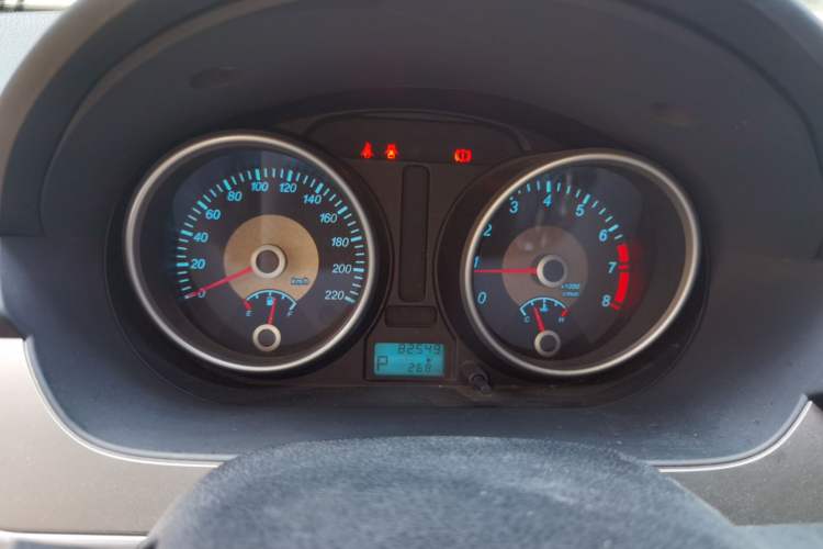 Used Buick Excelle 2013 1.5L Automatic Classic Model Odometer Close Up