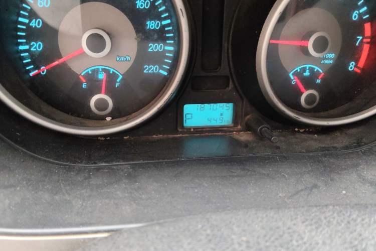 Used Buick Excelle 2013 1.5L Automatic Classic Model Odometer Close Up