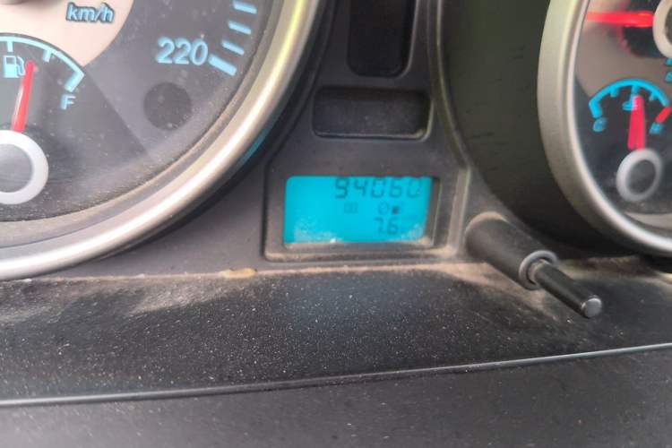 Used Buick Excelle 2013 1.5L Manual Luxury Model Odometer Close Up