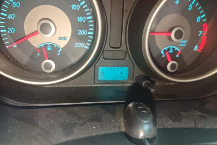 Used Buick Excelle 2013 1.5L Automatic Classic Model Odometer Close Up