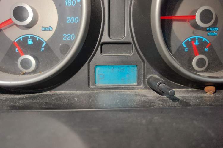 Used Buick Excelle 2013 1.5L Automatic Luxury Model Odometer Close Up