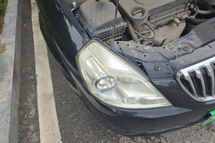 Used Buick Excelle 2013 1.5L Automatic Classic Model Right Front Headlight