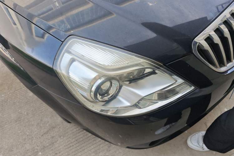 Used Buick Excelle 2013 1.5L Manual Luxury Model Right Front Headlight